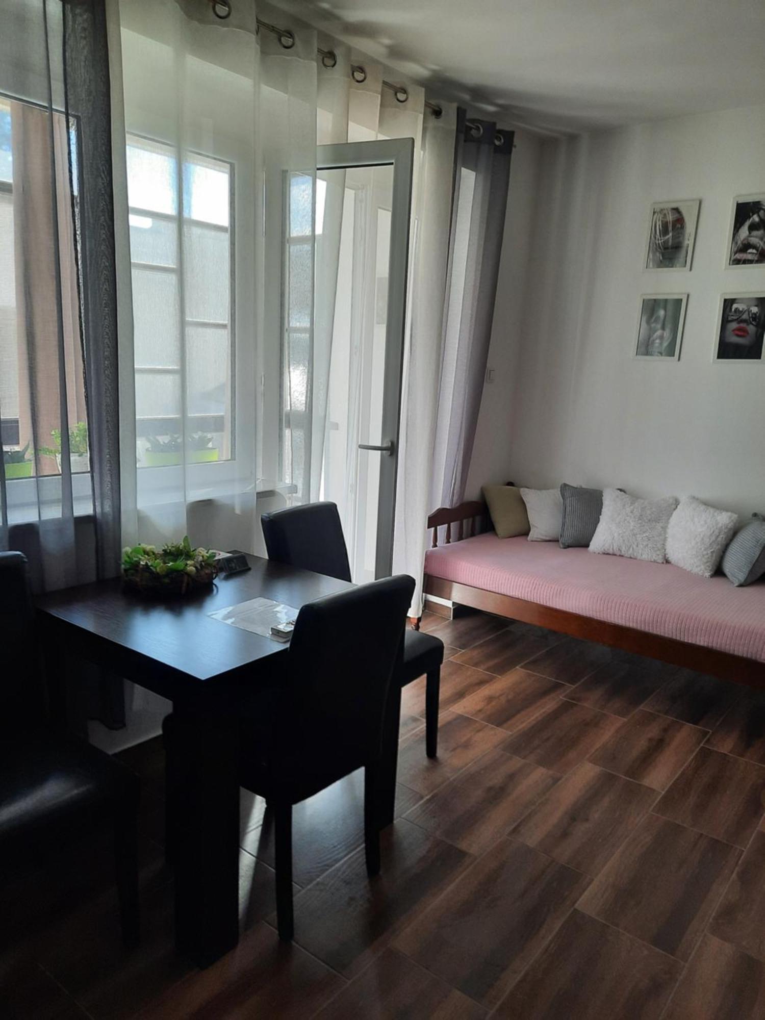 Stan Na Dan Dunja 2 Apartment Vrsac Ngoại thất bức ảnh