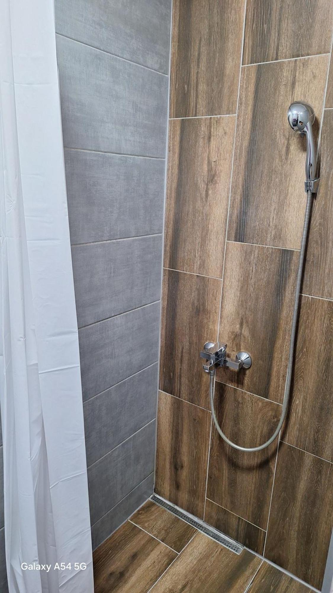 Stan Na Dan Dunja 2 Apartment Vrsac Ngoại thất bức ảnh